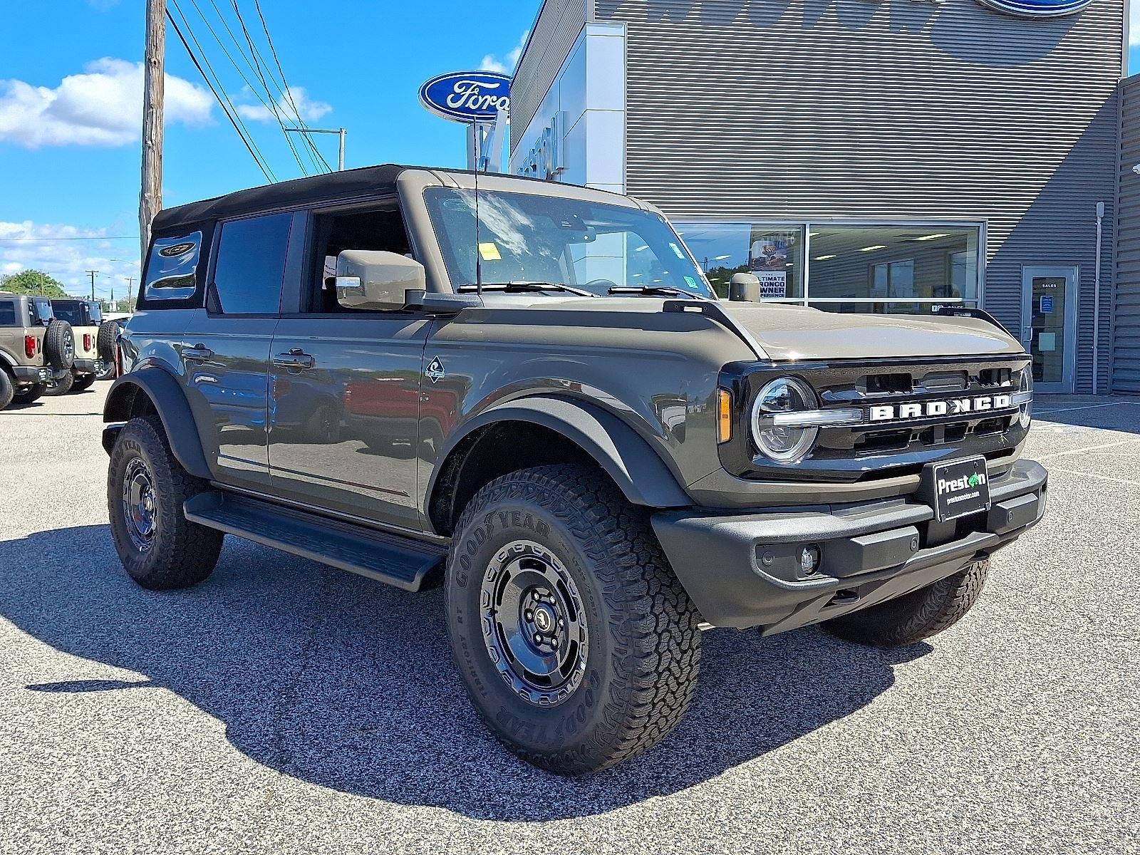 2025 Ford Bronco Outer Banks