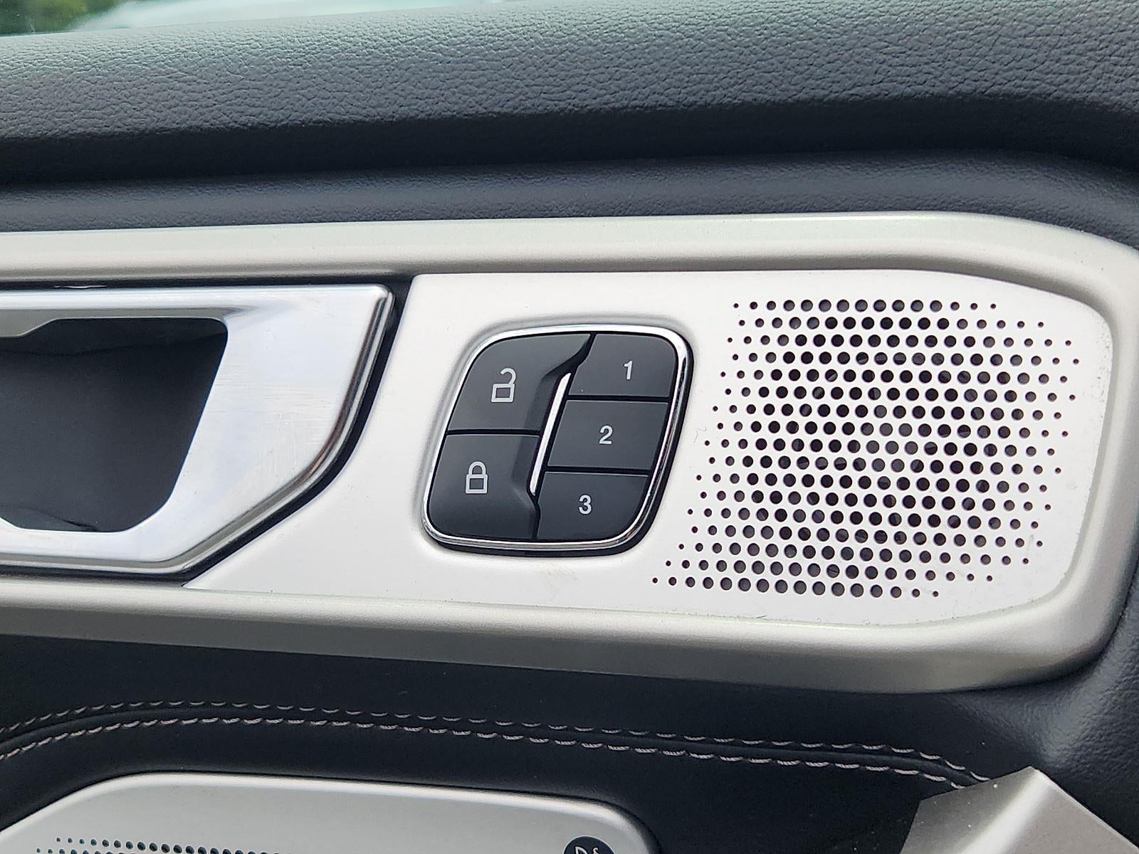 2022 Ford EXPLORER Base