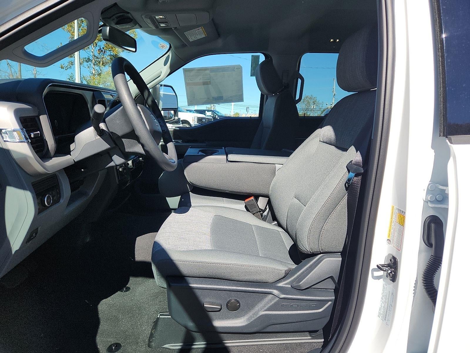 2026 Ford Super Duty F-350 DRW XLT