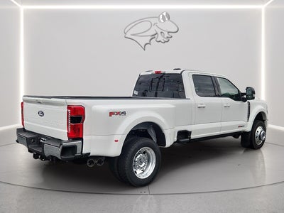 2027 Ford Super Duty F-450 Drw Lariat