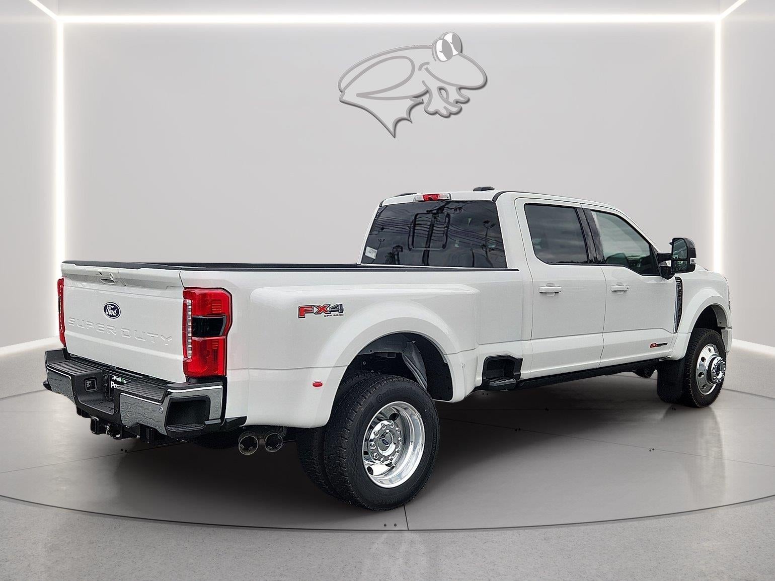 2027 Ford Super Duty F-450 Drw Lariat