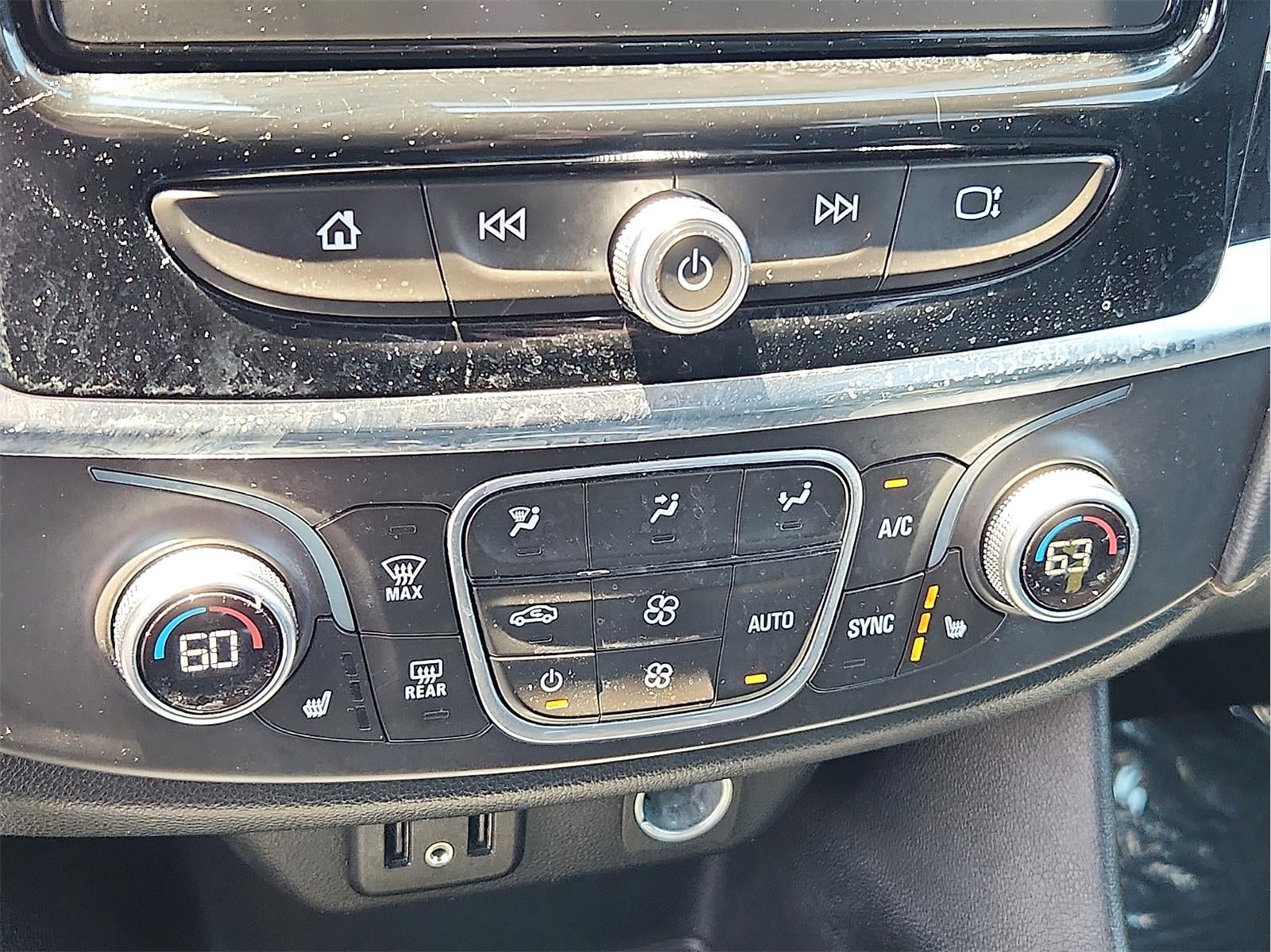 2018 Chevrolet Traverse LT Cloth