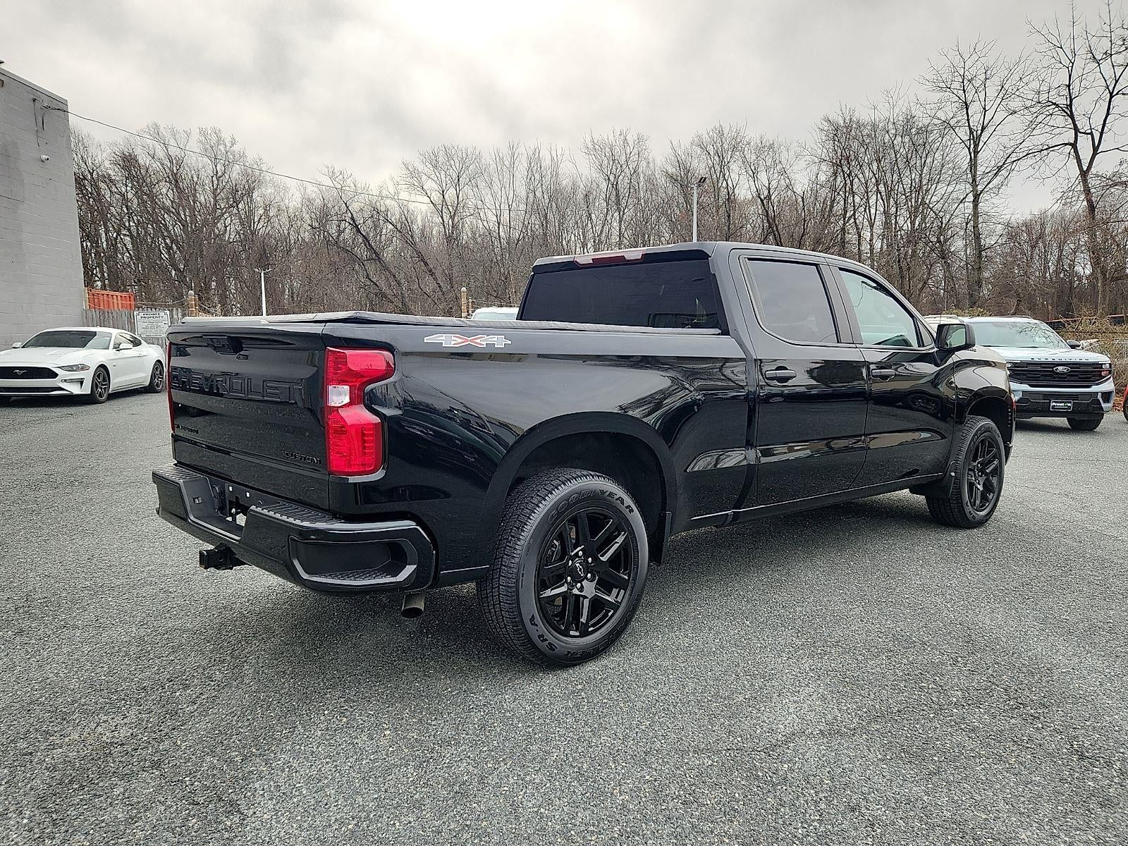2023 Chevrolet Silverado 1500 Custom