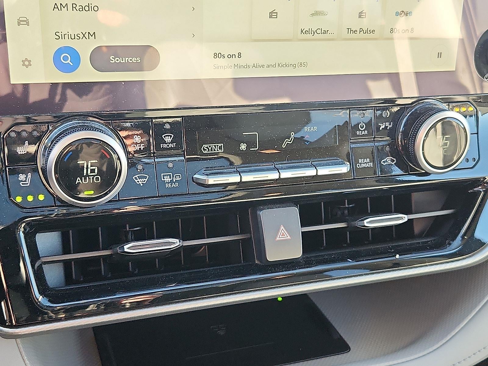 2023 Toyota Highlander Hybrid Platinum