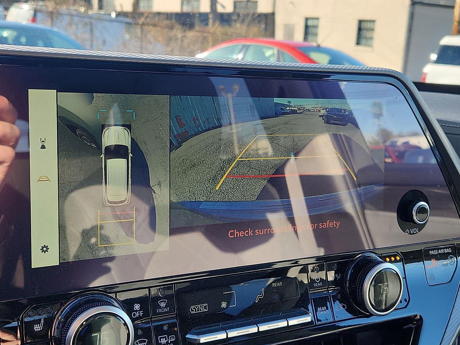 2023 Toyota Highlander Hybrid Platinum