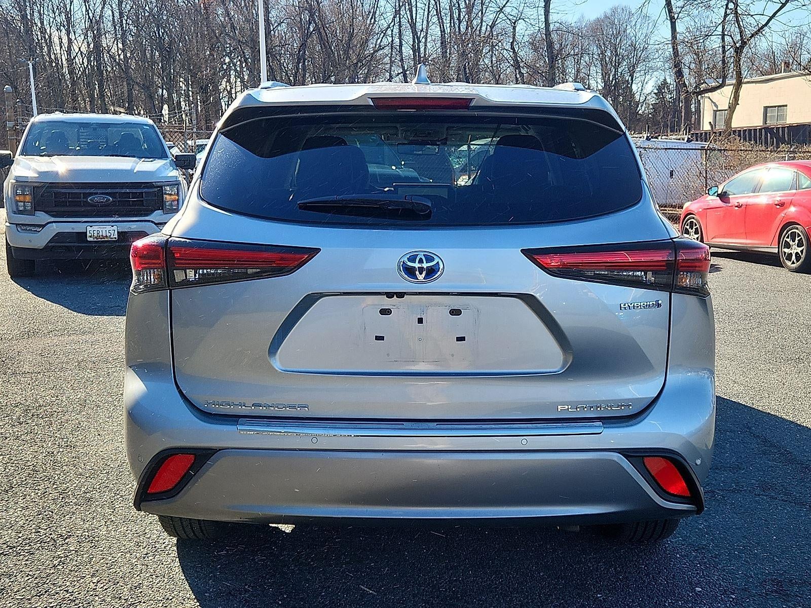 2023 Toyota Highlander Hybrid Platinum