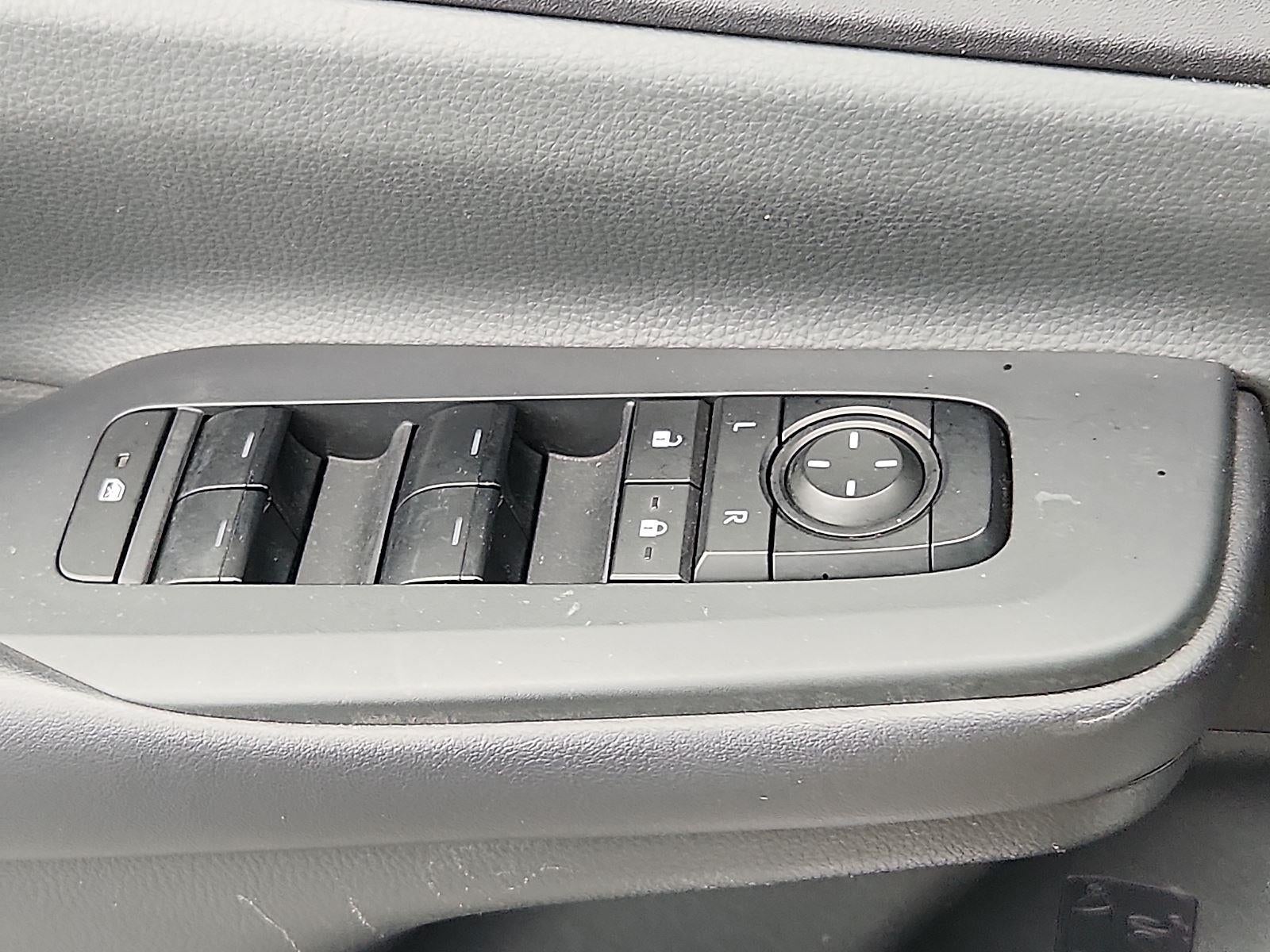 2023 Toyota PRIUS Base