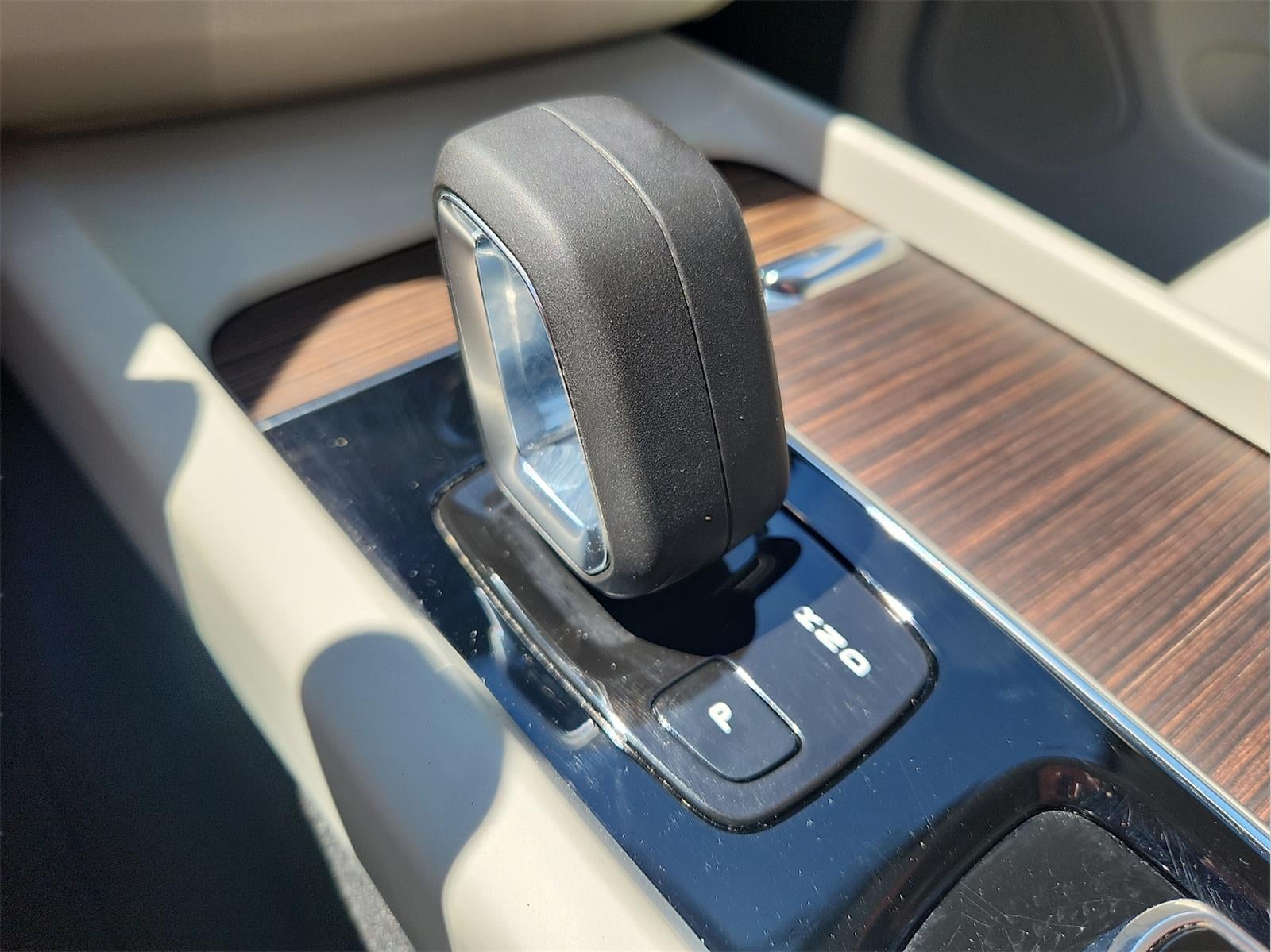 2022 Volvo XC60 Momentum