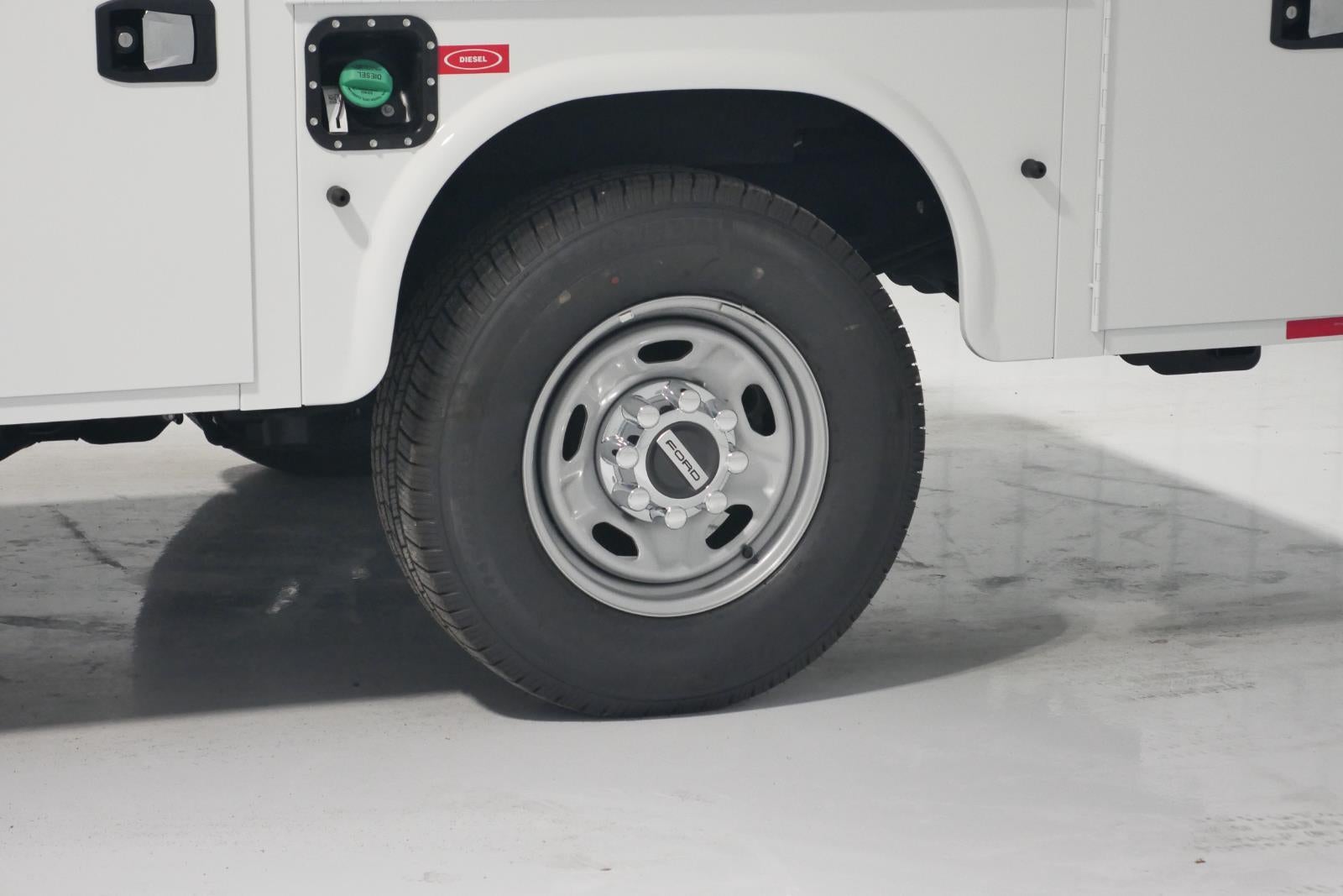 2025 Ford Super Duty XL