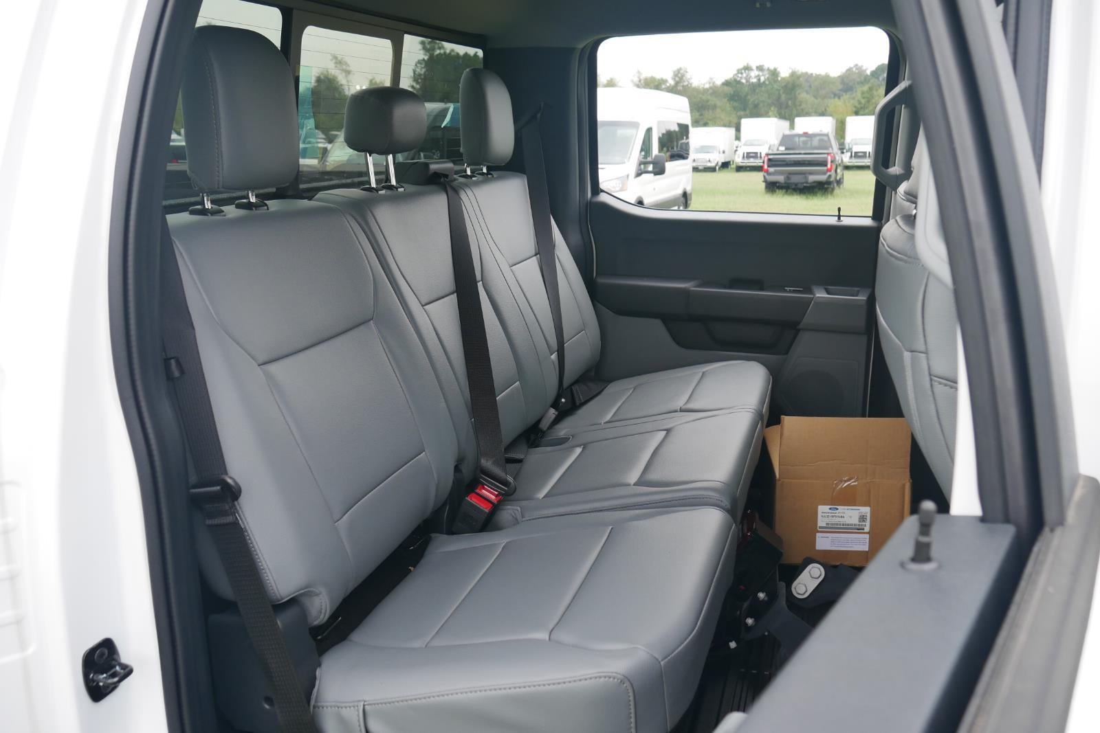 2025 Ford Super Duty 8' KNAPHEIDE SERVICE BODY, SPRAY IN LINER, CLASS V HITCH