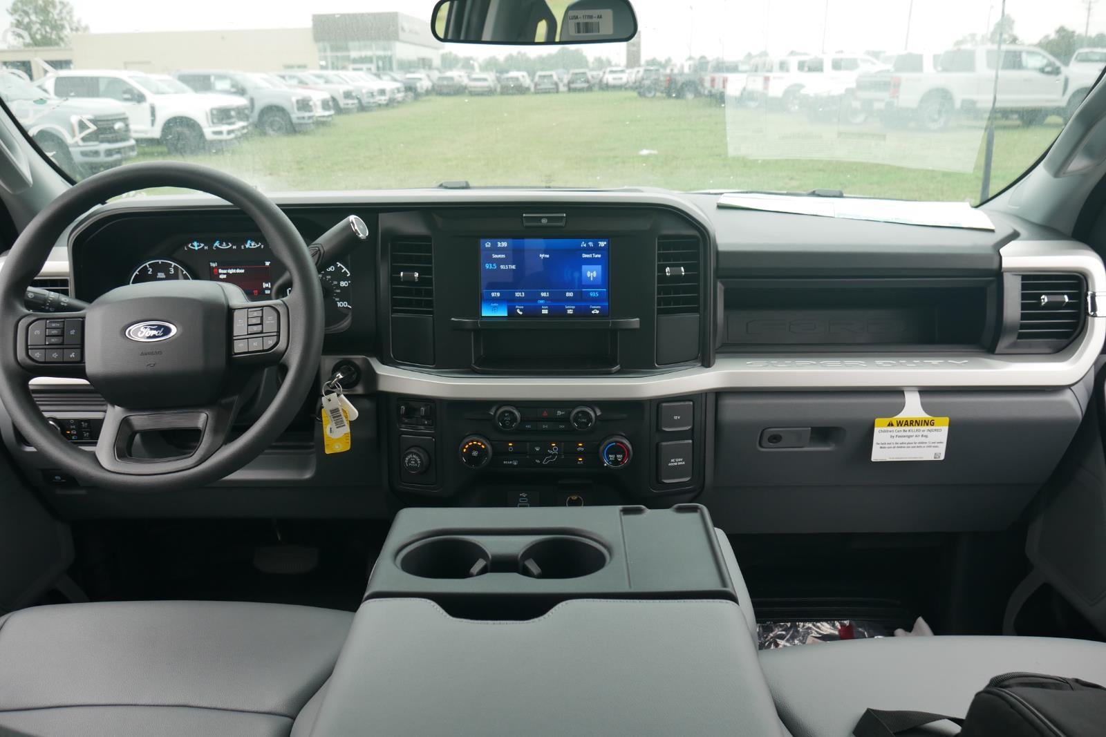 2025 Ford Super Duty 8' KNAPHEIDE SERVICE BODY, SPRAY IN LINER, CLASS V HITCH