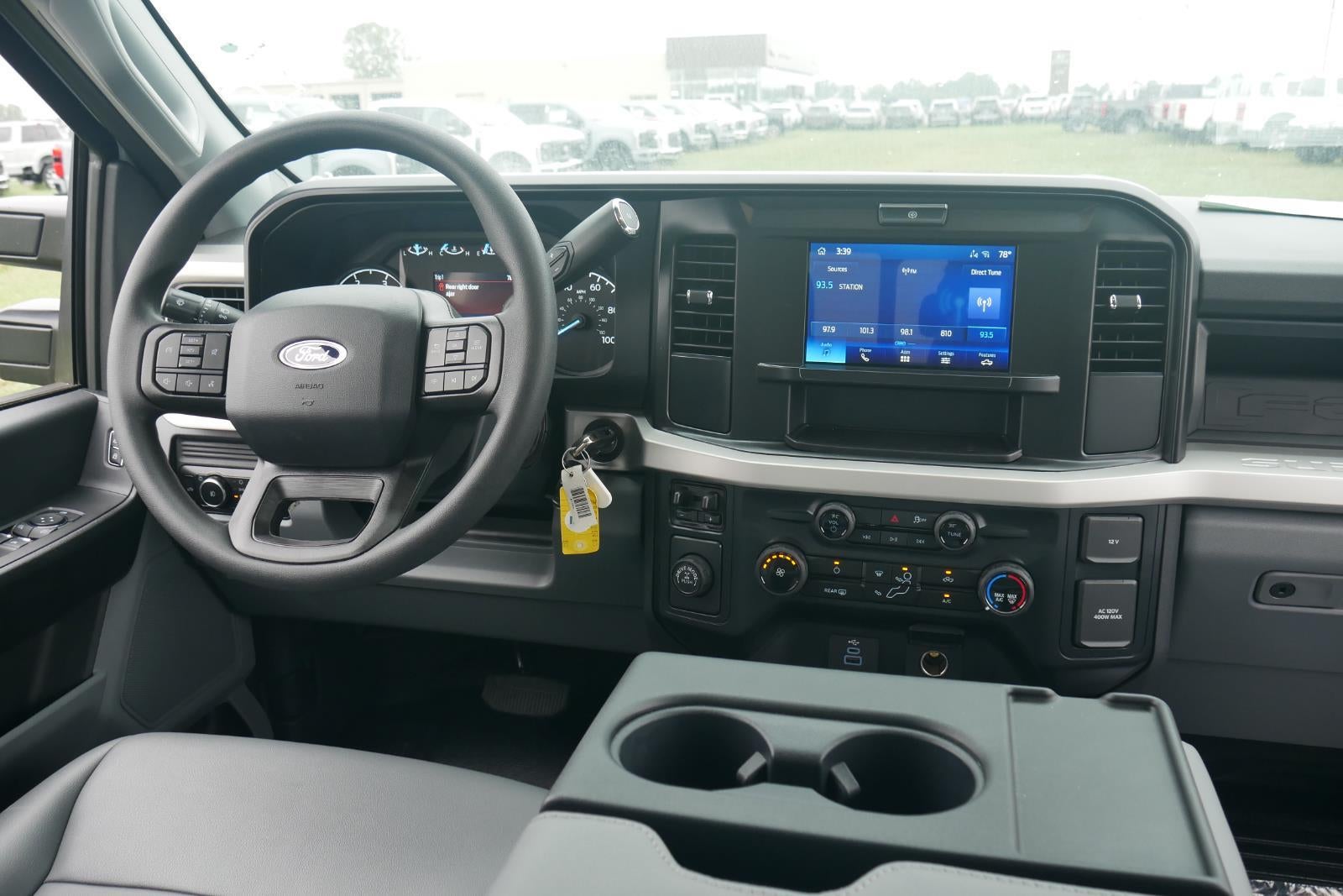 2025 Ford Super Duty 8' KNAPHEIDE SERVICE BODY, SPRAY IN LINER, CLASS V HITCH