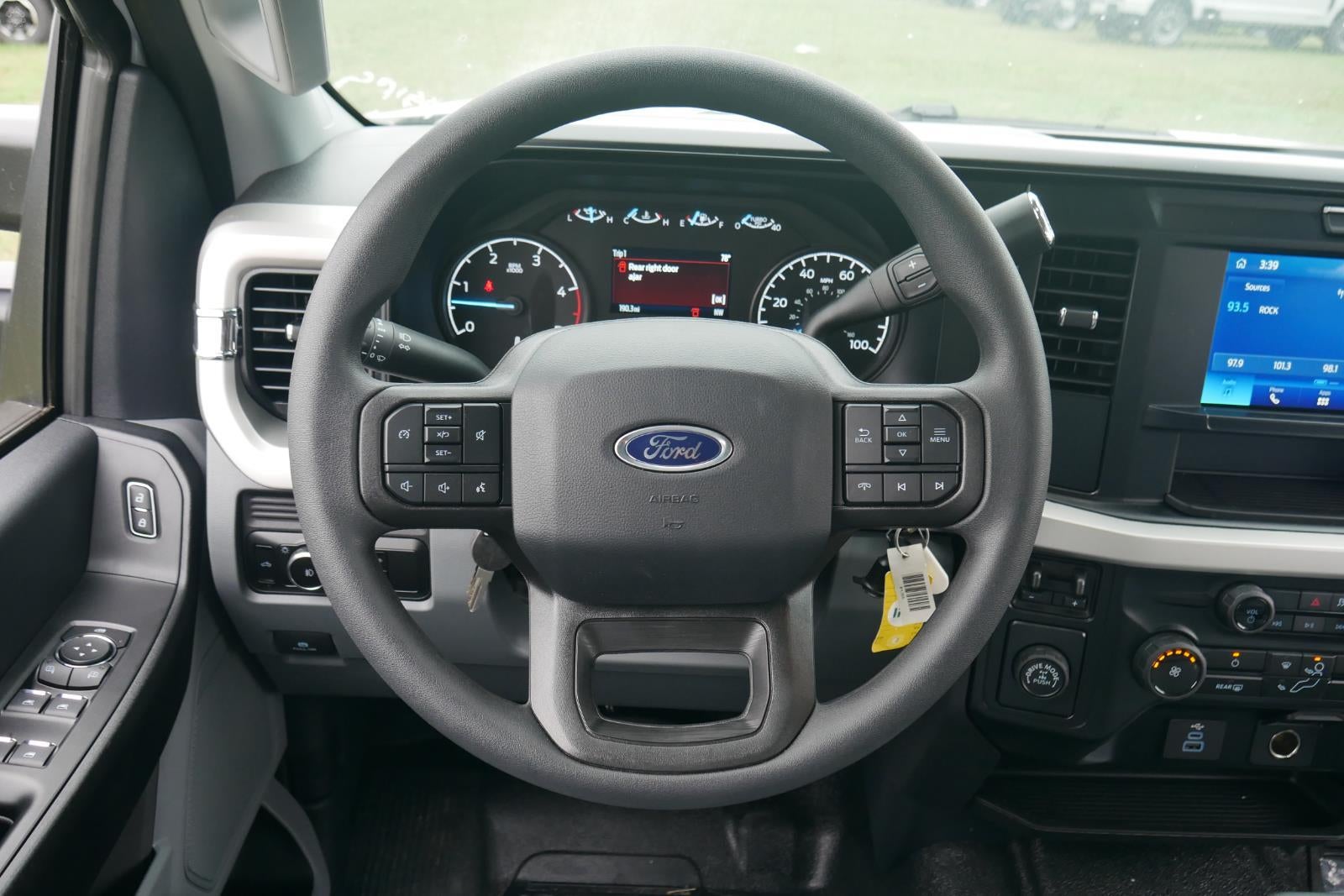 2025 Ford Super Duty 8' KNAPHEIDE SERVICE BODY, SPRAY IN LINER, CLASS V HITCH