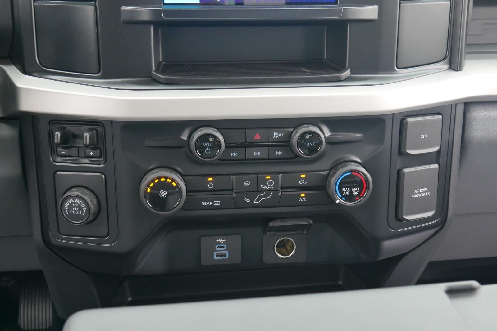 2025 Ford Super Duty 8' KNAPHEIDE SERVICE BODY, SPRAY IN LINER, CLASS V HITCH