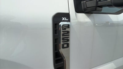 2026 Ford Super Duty F-250 SRW 8' READING CLASSIC II SERVICE BODY, C260 PACKAGE, CLASS V HITCH