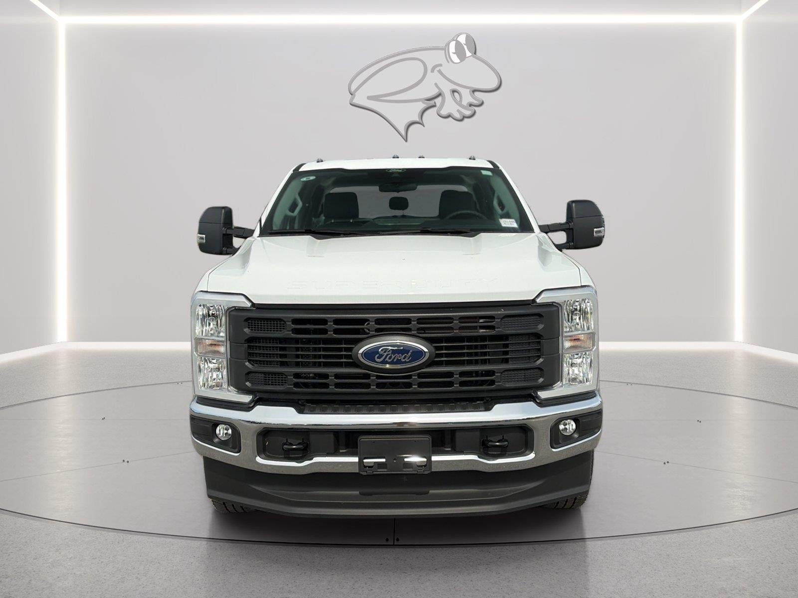 2026 Ford Super Duty F-250 SRW 8' READING CLASSIC II SERVICE BODY, C260 PACKAGE, CLASS V HITCH