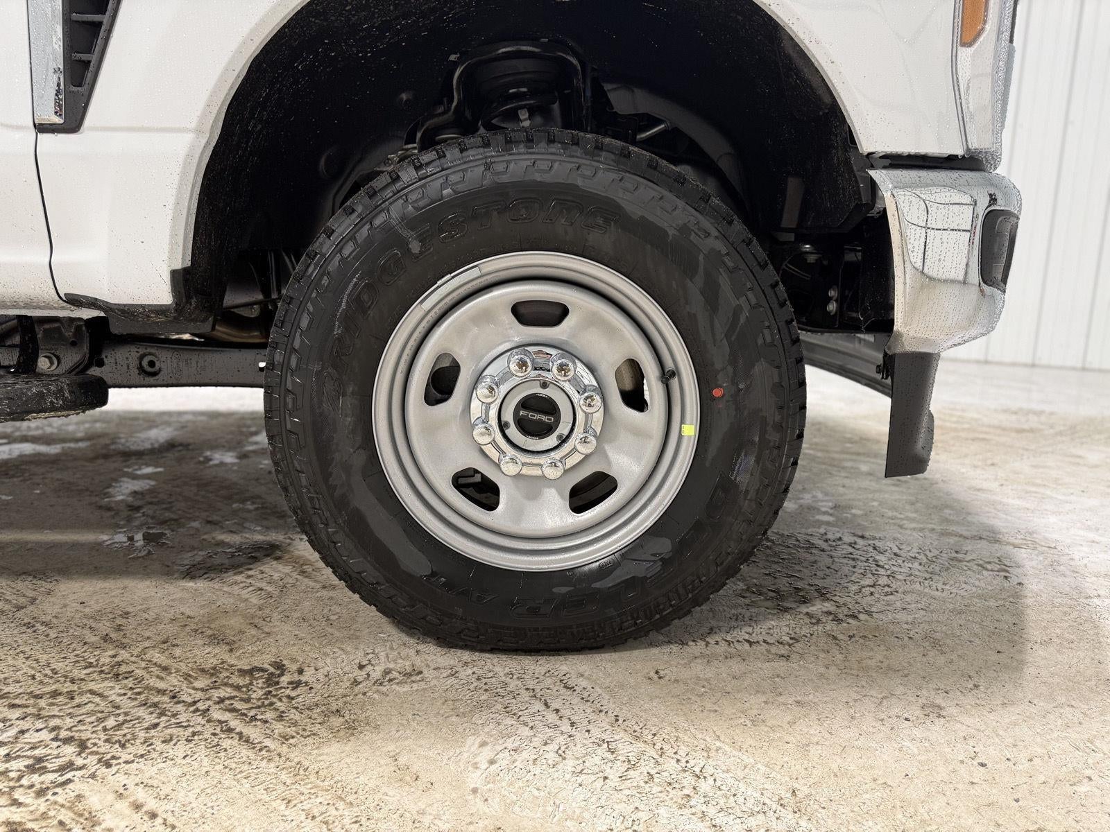 2026 Ford Super Duty F-350 SRW XL CHASSIS ONLY