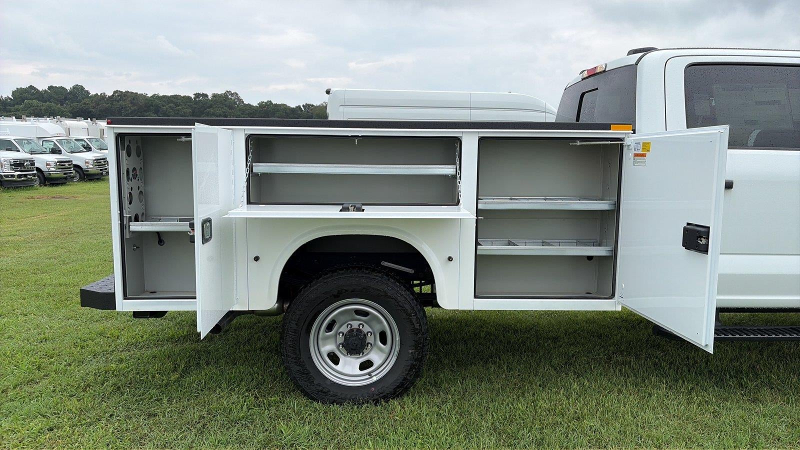2026 Ford Super Duty F-350 SRW 9' KNAPHEIDE SERVICE BODY, CLASS V HITCH, SPRAY IN LINER,