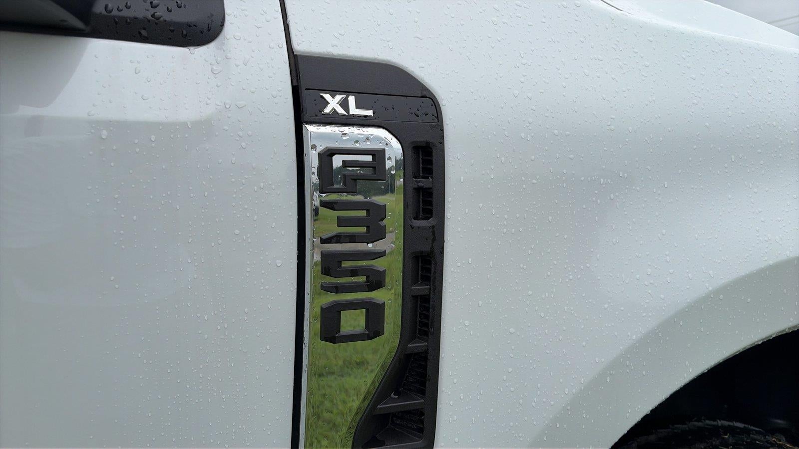 2026 Ford Super Duty F-350 SRW 9' KNAPHEIDE SERVICE BODY, CLASS V HITCH, SPRAY IN LINER,