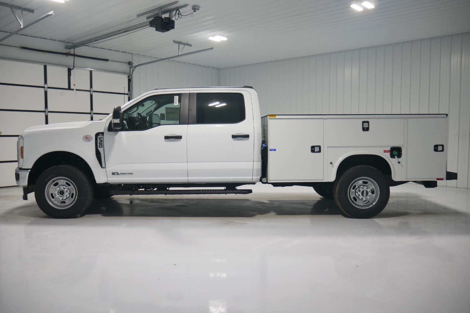 2025 Ford Chassis Cab XL