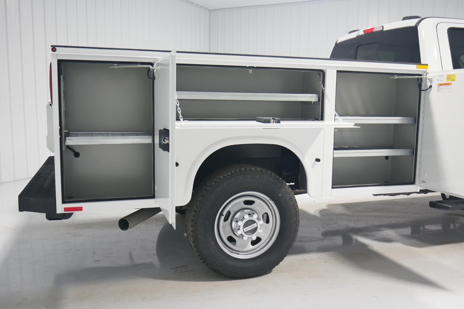 2025 Ford Chassis Cab XL