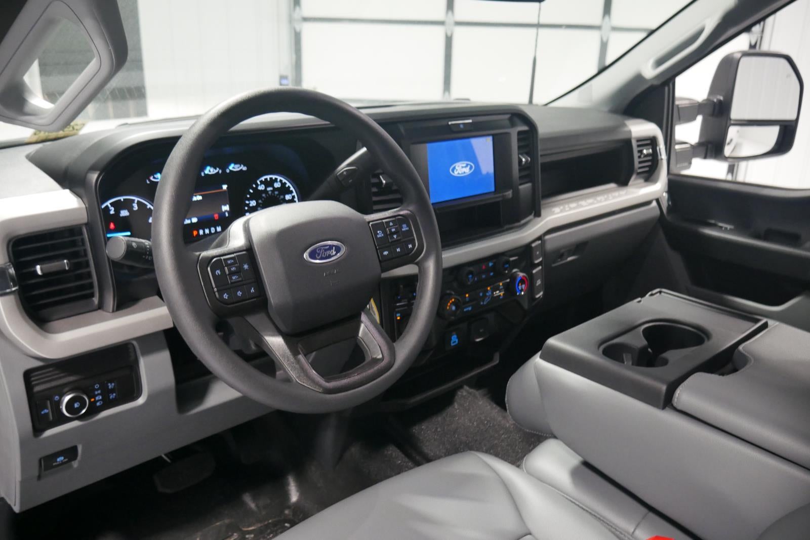 2025 Ford Chassis Cab XL