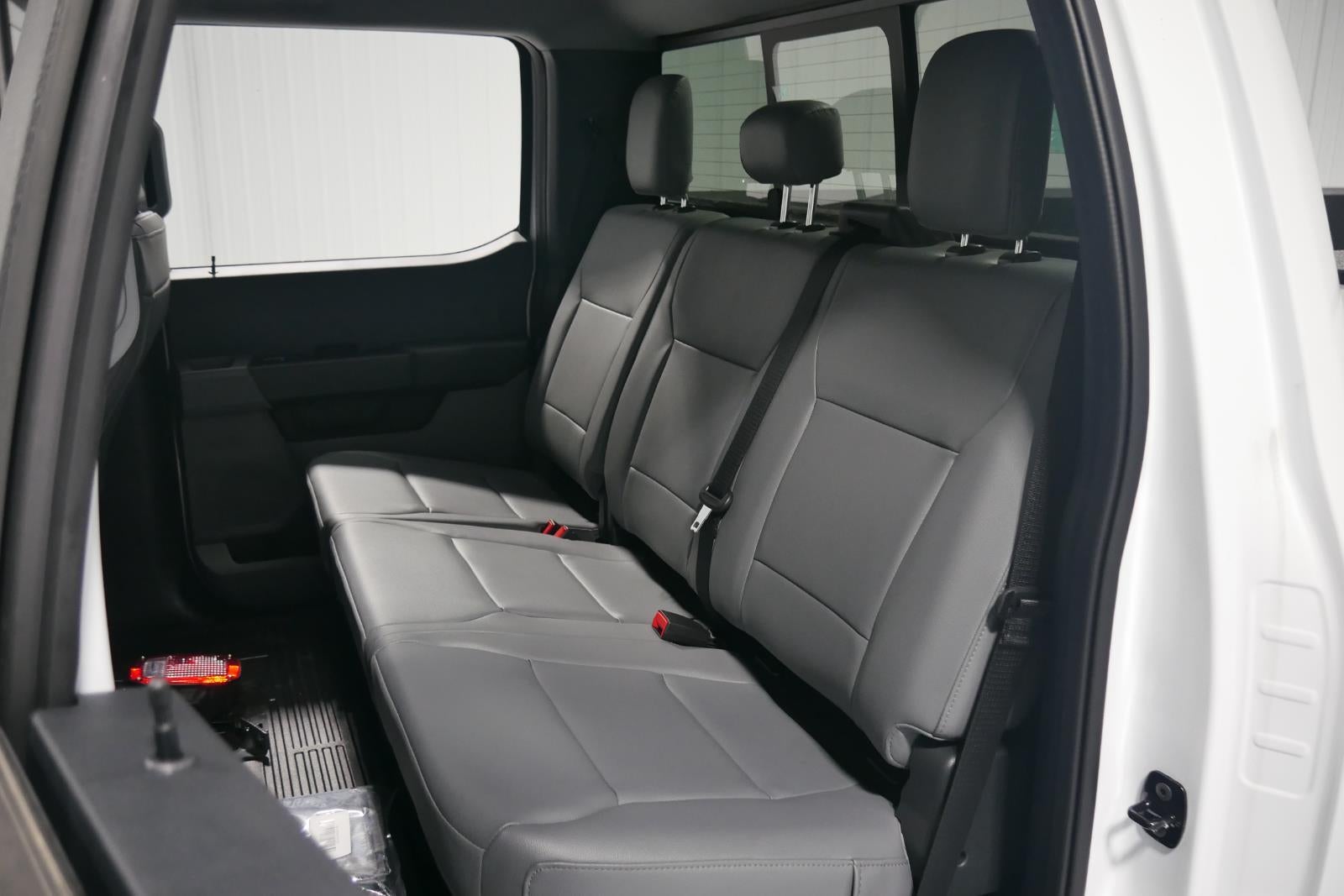 2025 Ford Chassis Cab XL