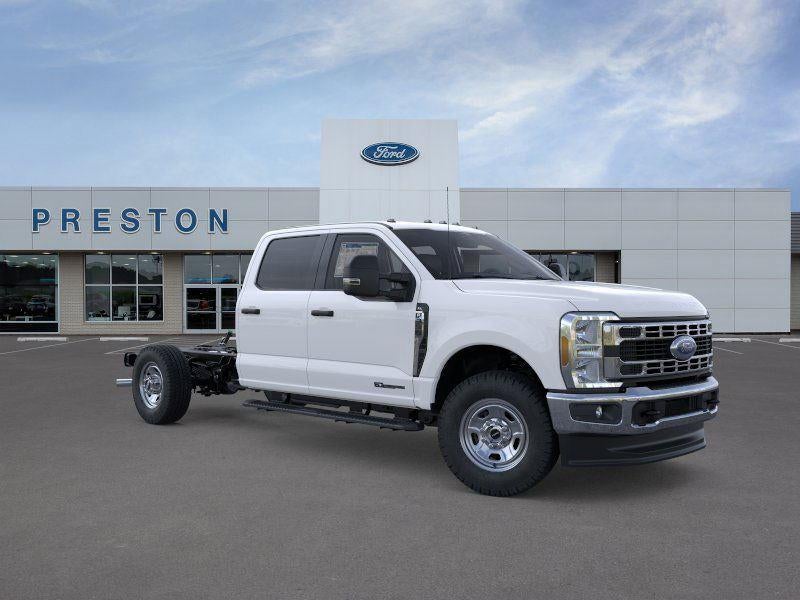 2025 Ford Chassis Cab XL