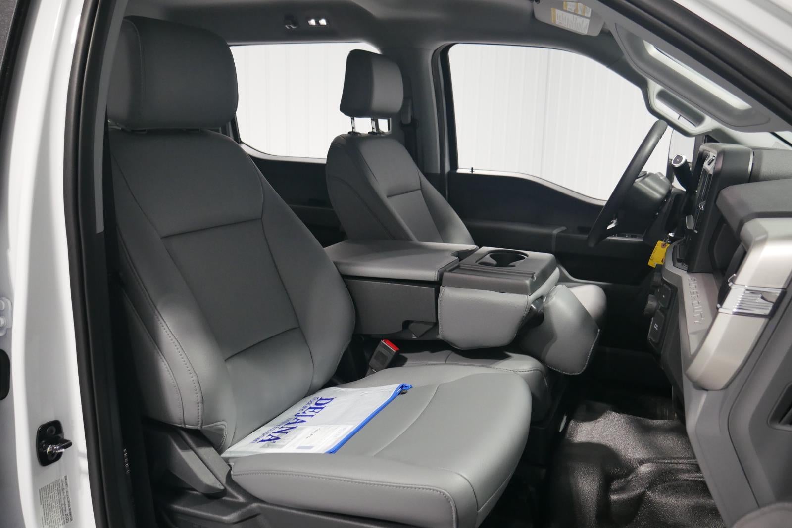 2025 Ford Chassis Cab XL