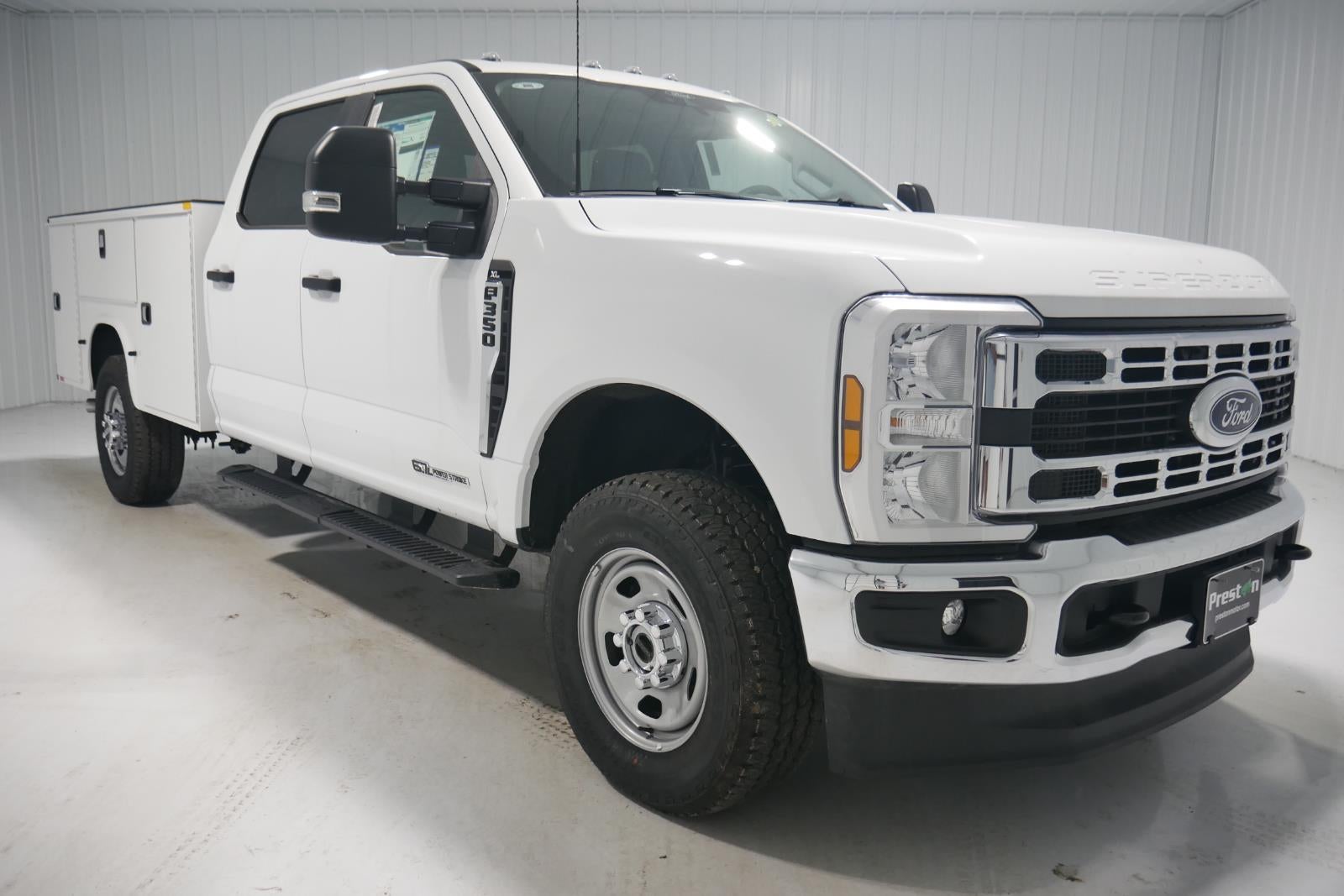 2025 Ford Chassis Cab XL