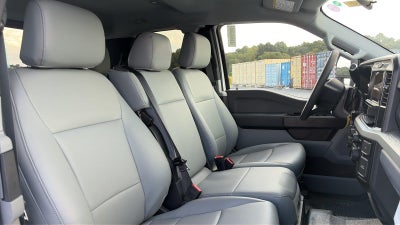 2027 Ford Super Duty F-350 SRW XL