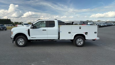 2027 Ford Super Duty F-350 SRW XL