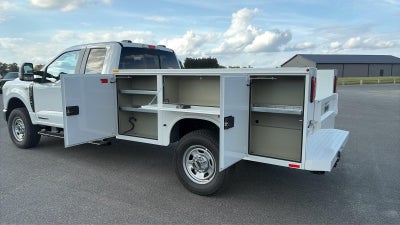 2027 Ford Super Duty F-350 SRW XL