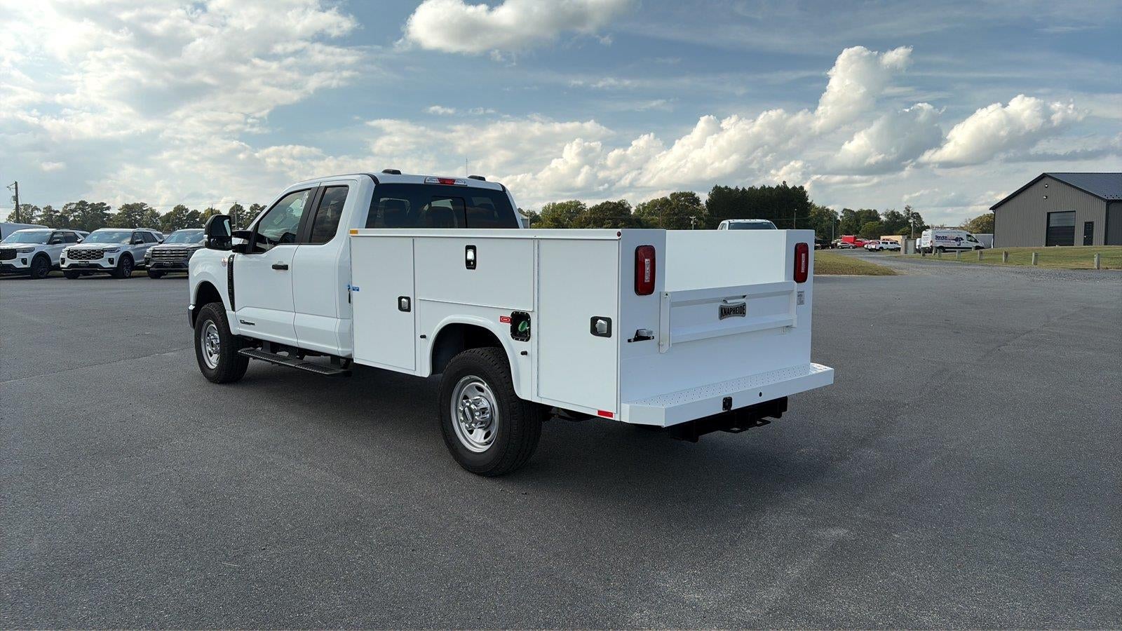 2027 Ford Super Duty F-350 SRW XL