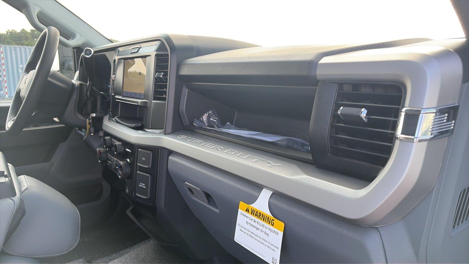 2027 Ford Super Duty F-350 SRW XL