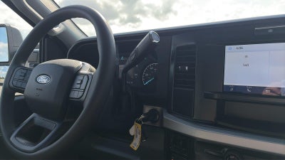 2027 Ford Super Duty F-350 SRW XL