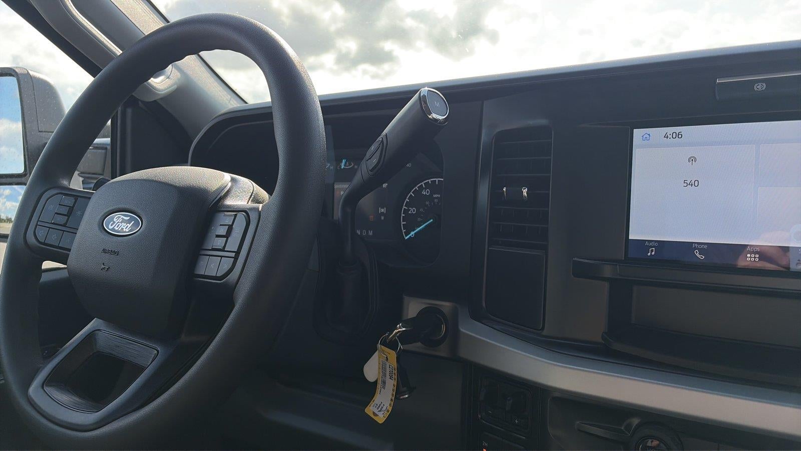 2027 Ford Super Duty F-350 SRW XL