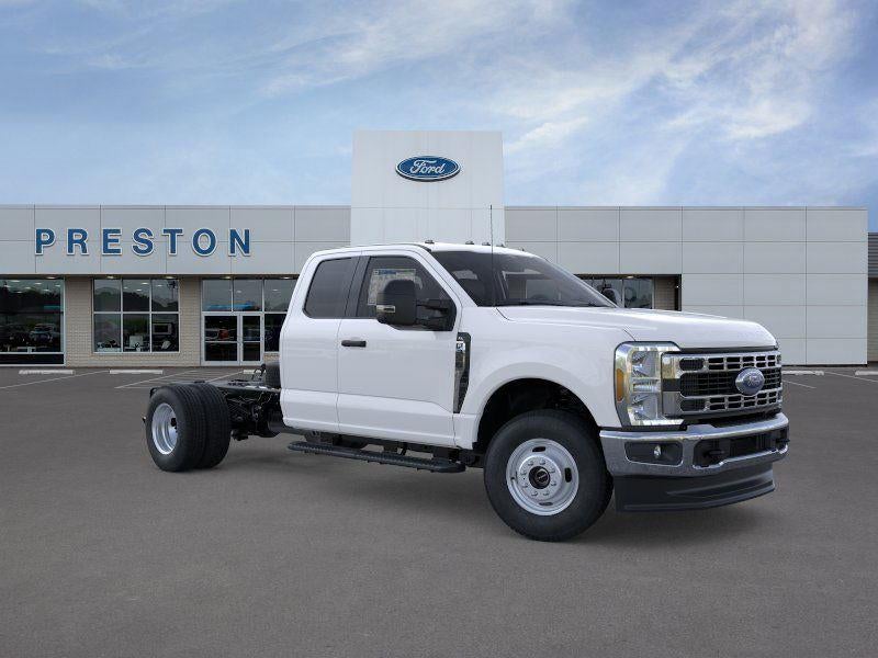 2026 Ford Chassis Cab XL