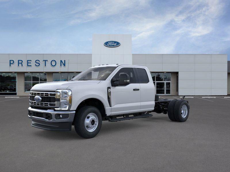 2026 Ford Chassis Cab XL