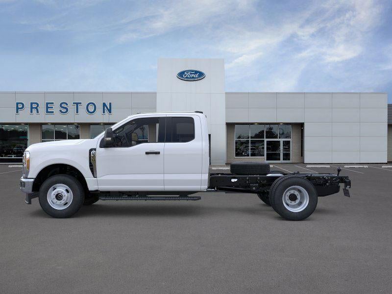 2026 Ford Chassis Cab XL