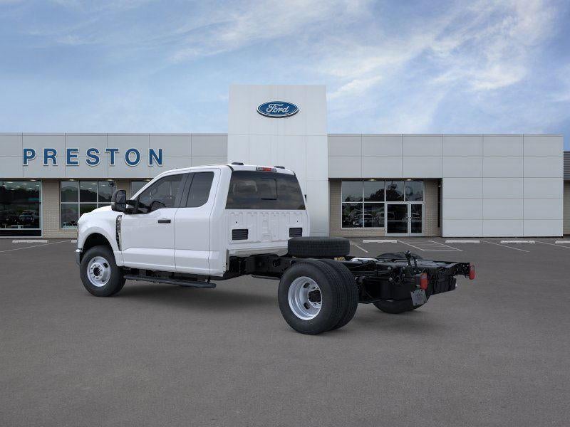 2026 Ford Chassis Cab XL