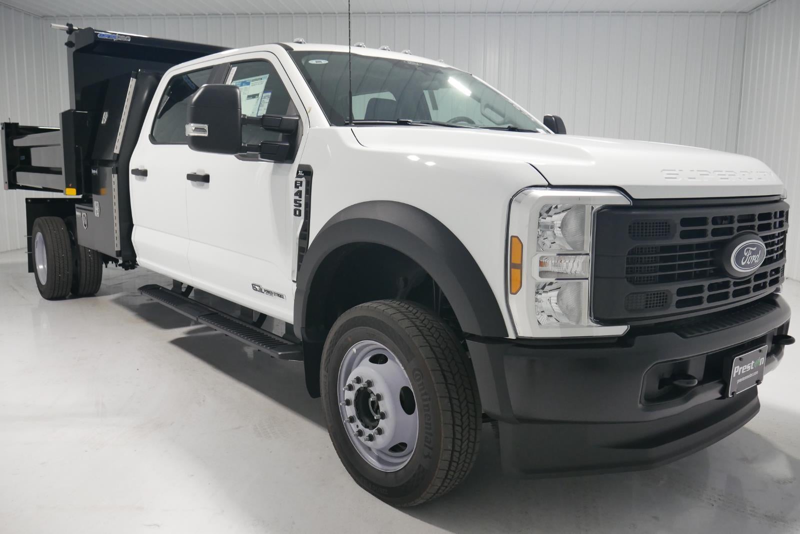 2025 Ford Super Duty F-450 DRW 9' DYNAPRO W/ BUYERS L-PAK