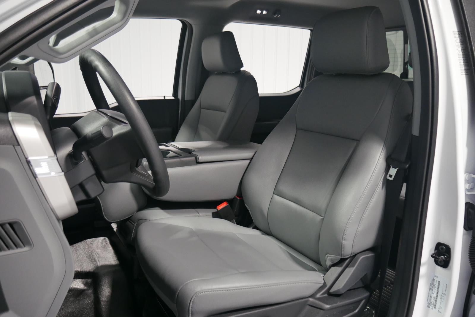 2026 Ford Chassis Cab XL