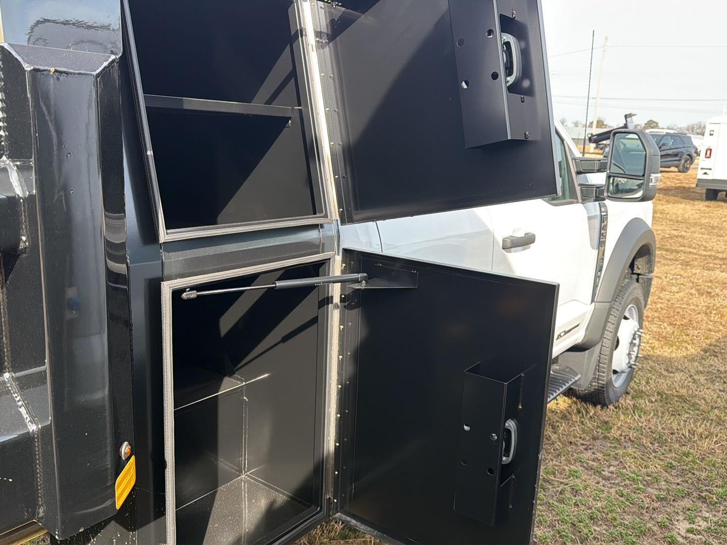 2025 Ford Chassis Cab XL