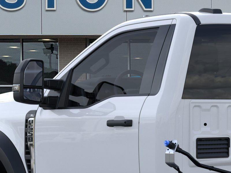 2025 Ford Super Duty F-550 DRW XL