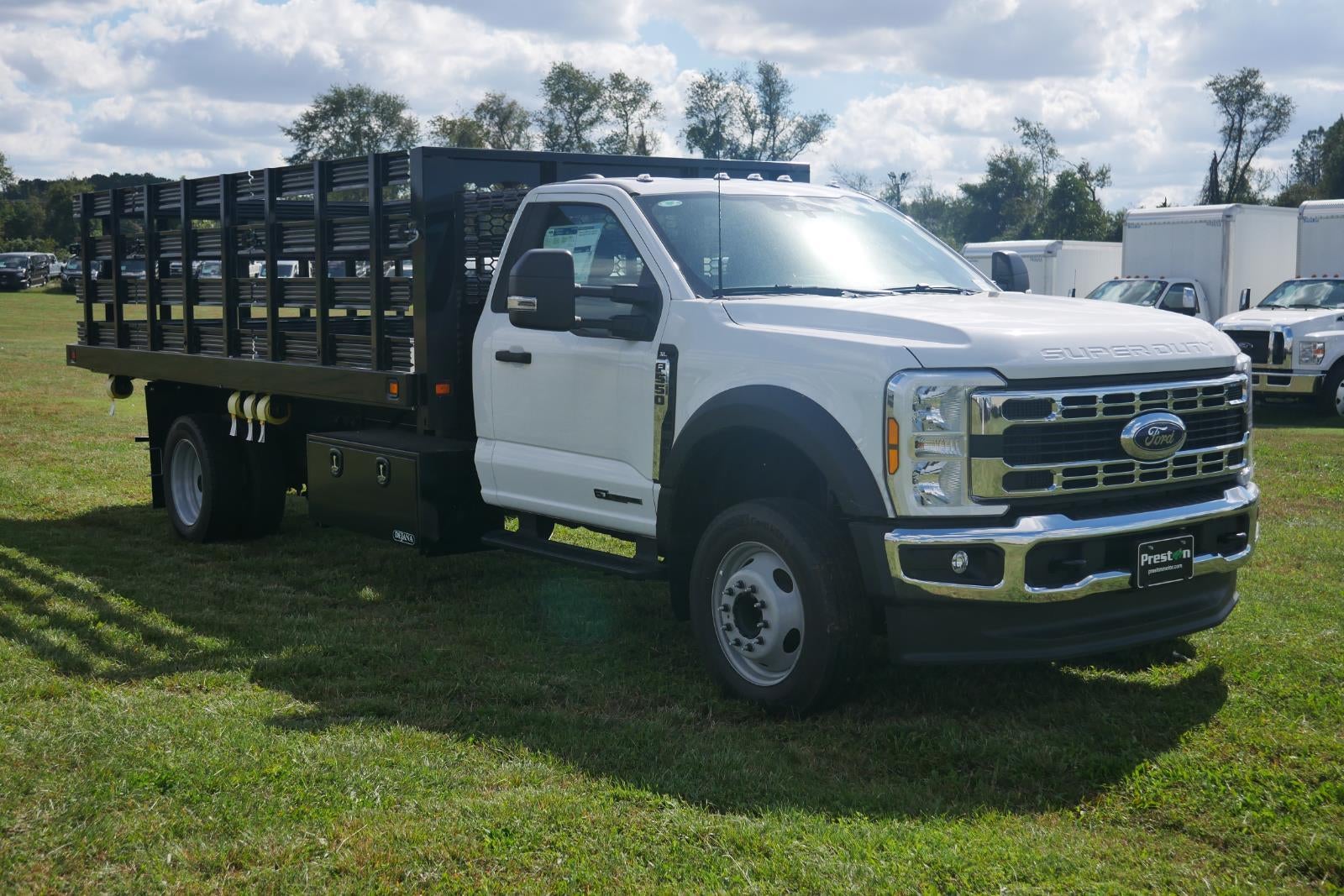 2025 Ford Super Duty F-550 DRW XL