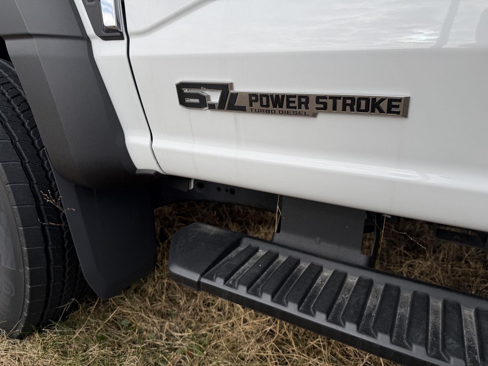 2025 Ford Chassis Cab XL