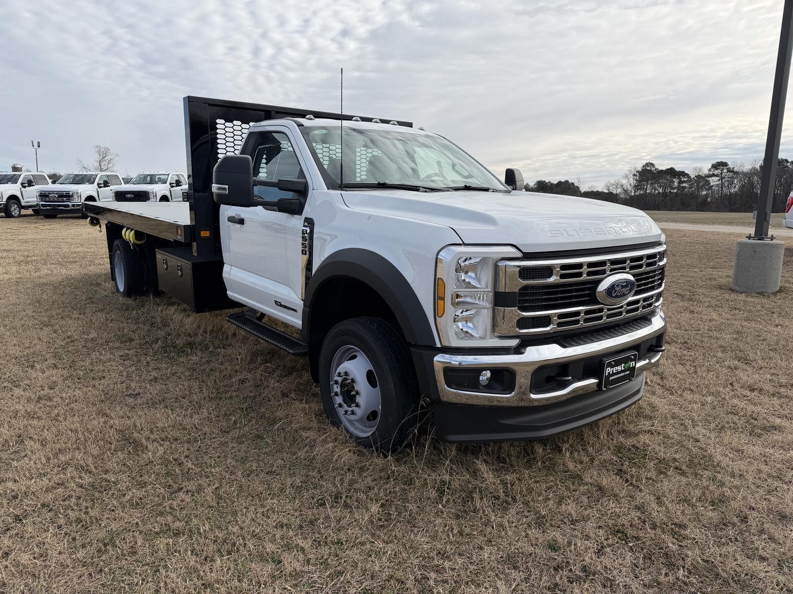 2025 Ford Chassis Cab XL
