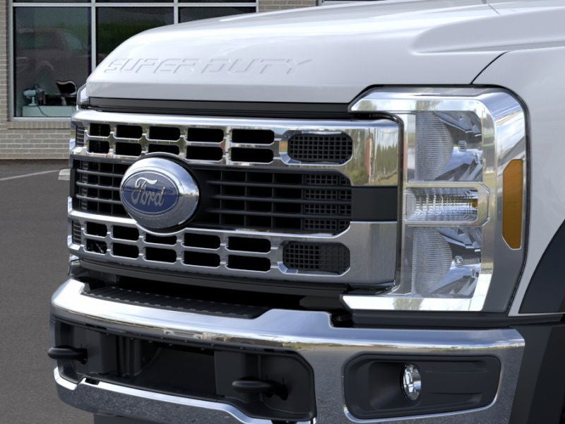 2025 Ford Super Duty F-600 DRW XL