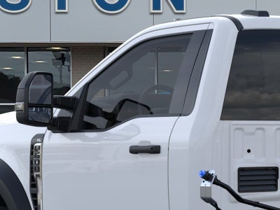 2025 Ford Super Duty F-600 DRW XL